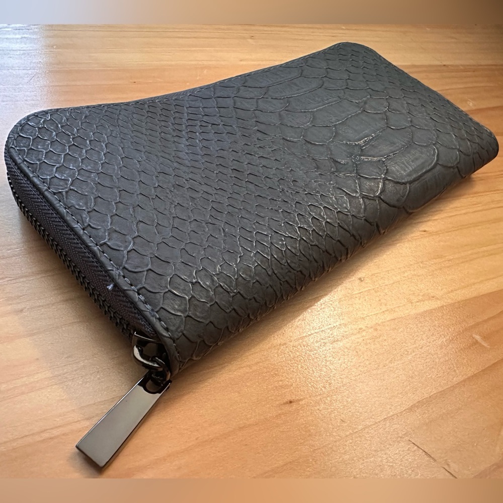 GUC Crocodile Embossed Half Zip Around Wallet